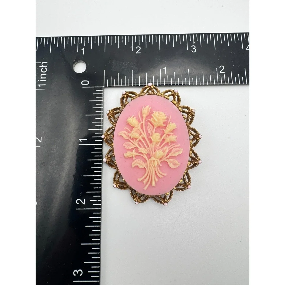 Vintage Floral Cameo Brooch Pink Victorian Revival Rose Bouquet Gold Tone - Picture 6 of 6